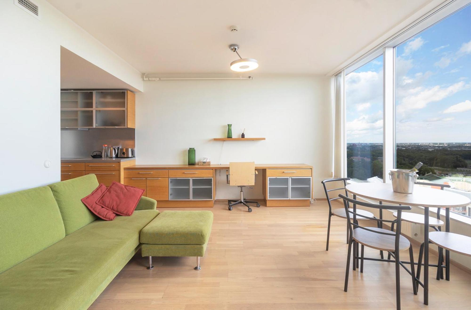 Revalia Fahle Airport Bus-Station Apartments With Best Views Exterior photo